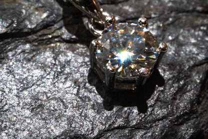 925 Sterling Silber Halskette mit einem Moissanit Edelstein